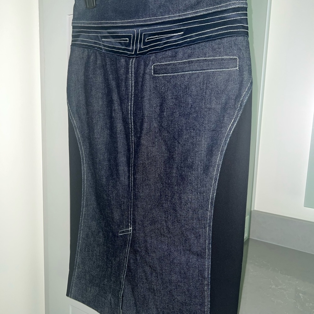 Diane von Fürstenberg, sexy denim pencil skirt with stretch-LIKE NEW! - Picture 11 of 15